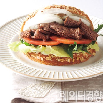 허브 발사믹 스테이크 샌드위치