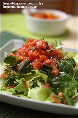건강의 파수꾼 토마토드레싱샐러드와 토마토스프