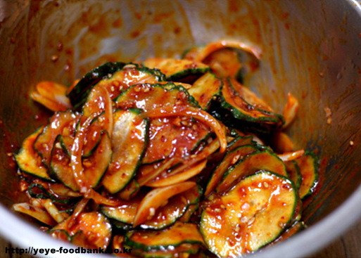 오이 비빔국수