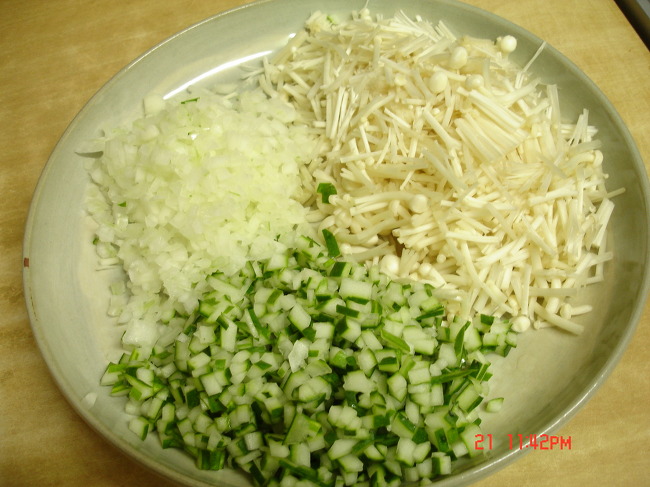 착한 재료로 맛있고 특별하게....팽이버섯오이전
