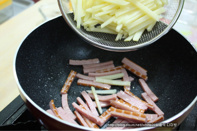 만만한 여름반찬<깔끔한 햄 감자채볶음>