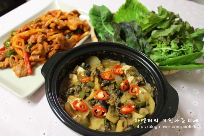 우렁쌈밥 이미지